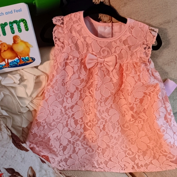 Beautiful Peach 🍑 Baby Girl Dress - Picture 1 of 3